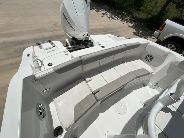 Slide: The Image of Tracker 2150 CC 2020 - 9