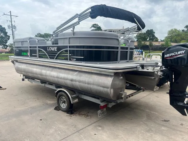 Slide: The Image of Lowe SS210WT 2021 - 4