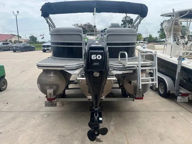 Slide: The Image of Lowe SS210WT 2021 - 5