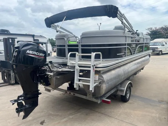 Slide: The Image of Lowe SS210WT 2021 - 6