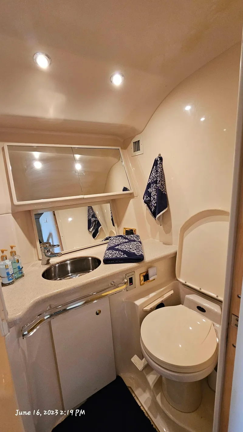 Slide: The Image of Sea Ray 540 Sundancer 1999 - 23