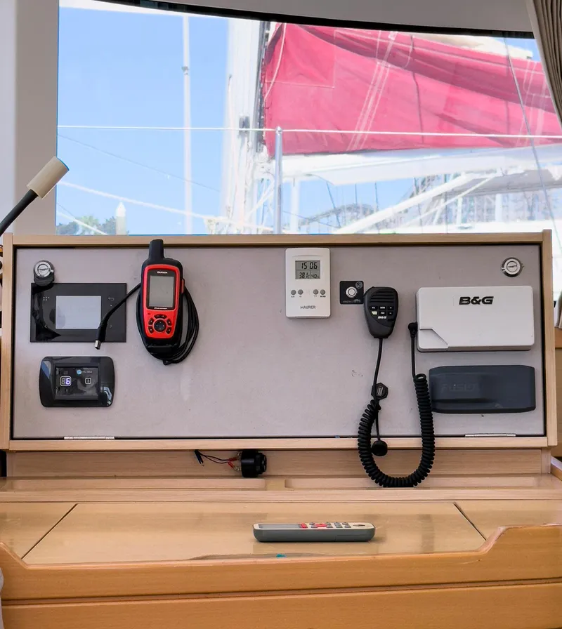 Slide: The Image of Lagoon 42 2017 - 101