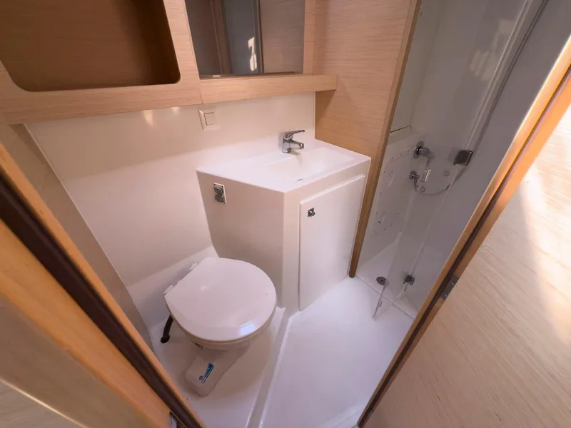 Slide: The Image of Lagoon 42 2017 - 105