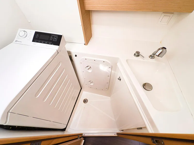 Slide: The Image of Lagoon 42 2017 - 109