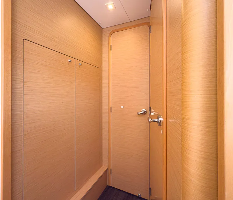 Slide: The Image of Lagoon 42 2017 - 111