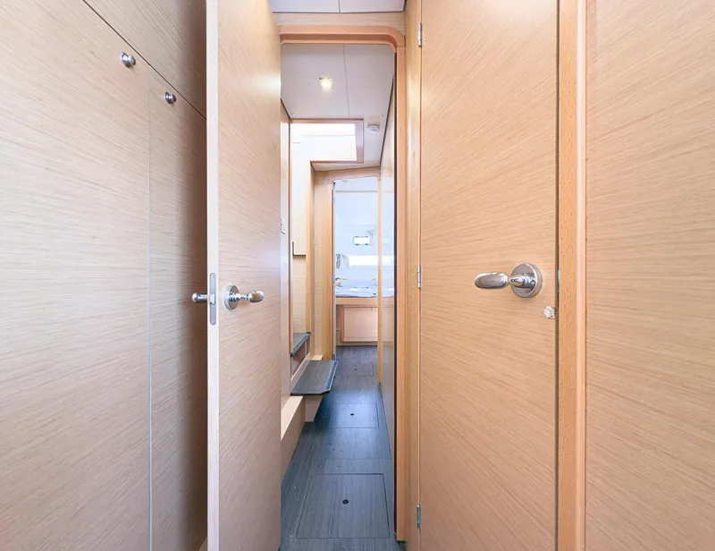 Slide: The Image of Lagoon 42 2017 - 112