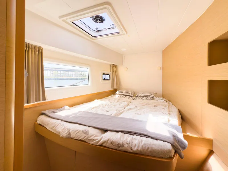 Slide: The Image of Lagoon 42 2017 - 113