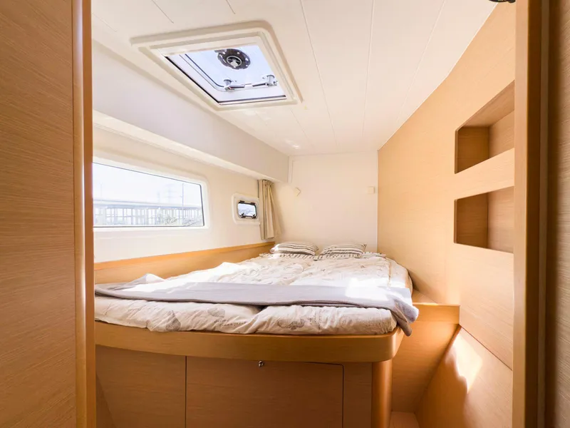 Slide: The Image of Lagoon 42 2017 - 114