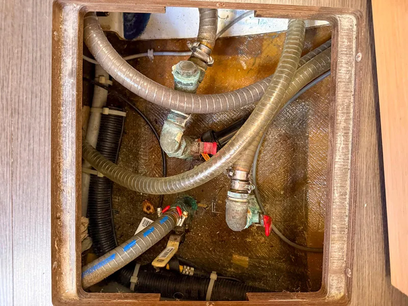 Slide: The Image of Lagoon 42 2017 - 51