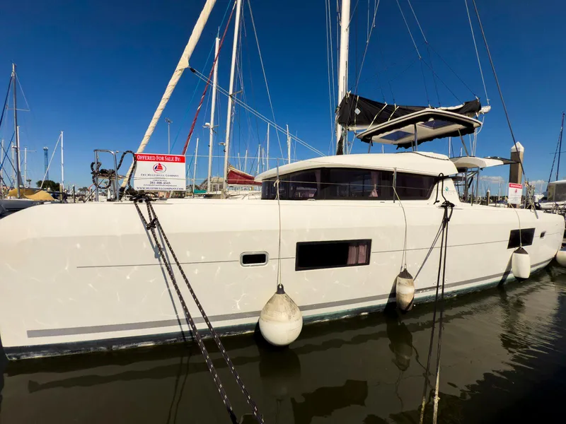 Slide: The Image of Lagoon 42 2017 - 60