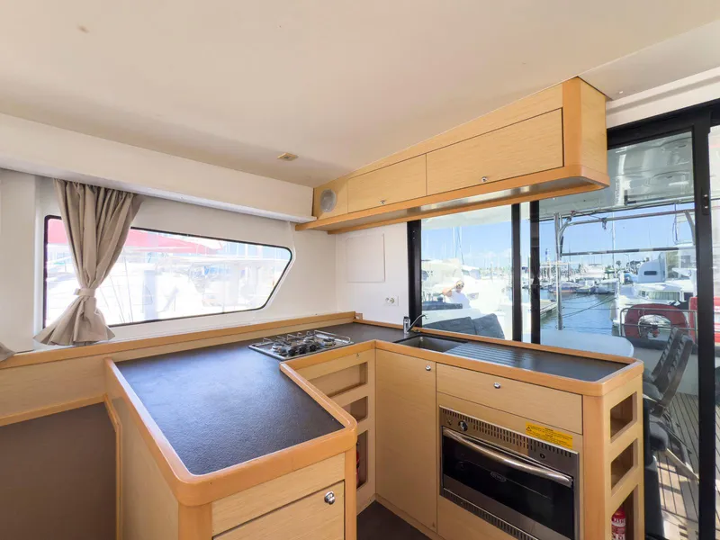 Slide: The Image of Lagoon 42 2017 - 78