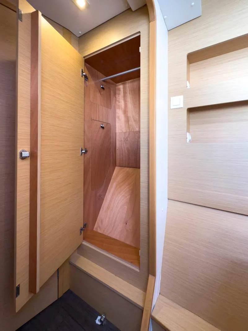 Slide: The Image of Lagoon 42 2017 - 84