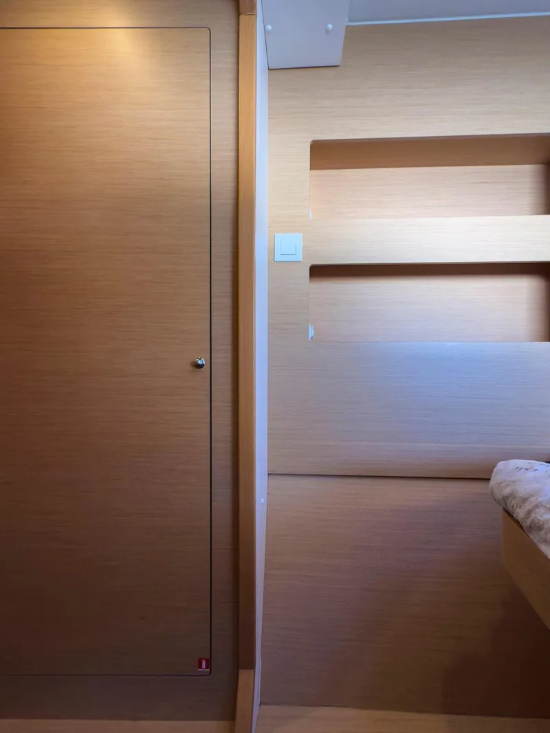 Slide: The Image of Lagoon 42 2017 - 85