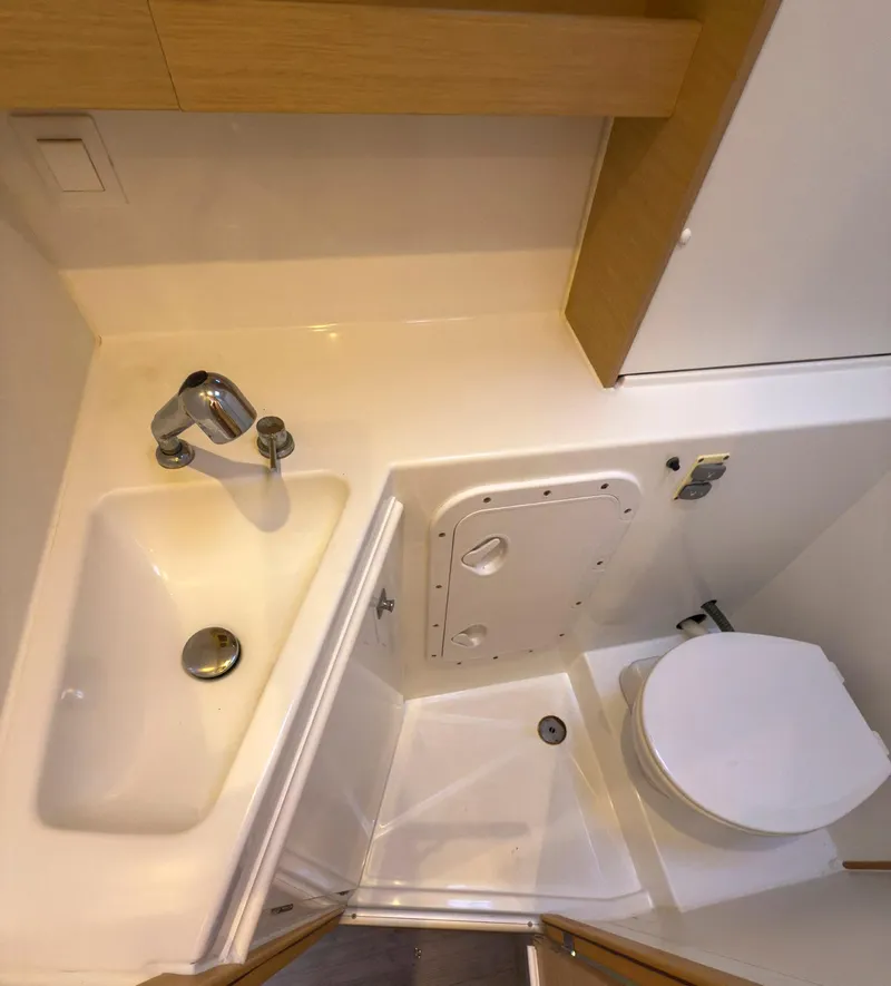 Slide: The Image of Lagoon 42 2017 - 87