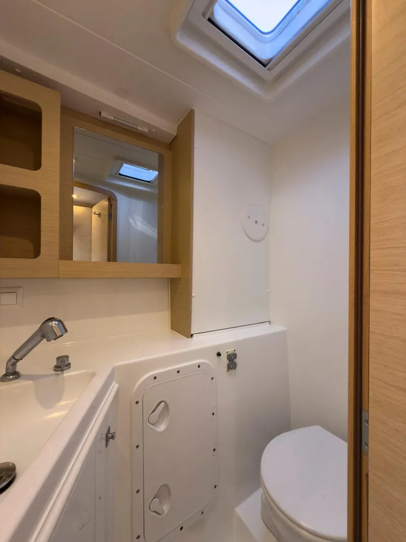 Slide: The Image of Lagoon 42 2017 - 88