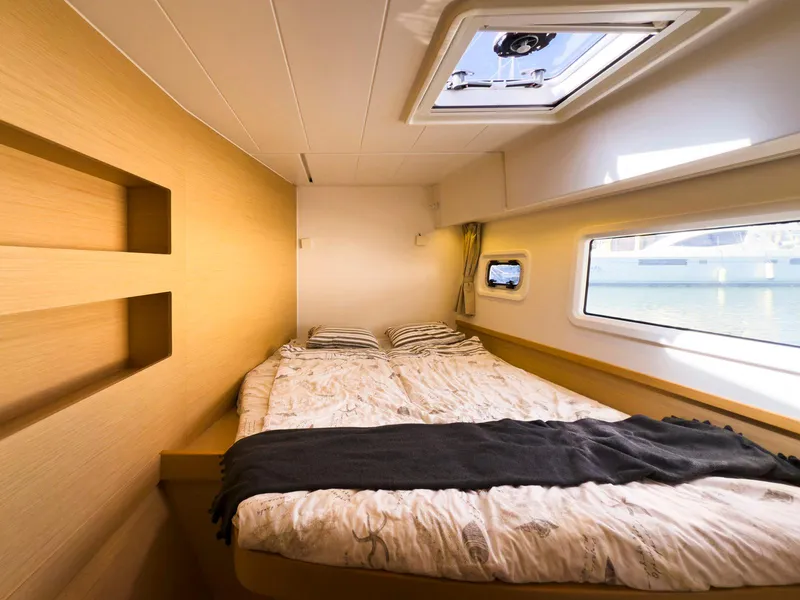 Slide: The Image of Lagoon 42 2017 - 89