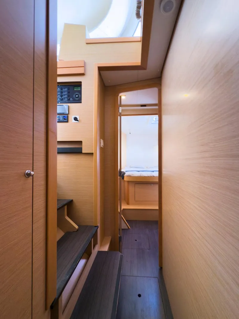 Slide: The Image of Lagoon 42 2017 - 91