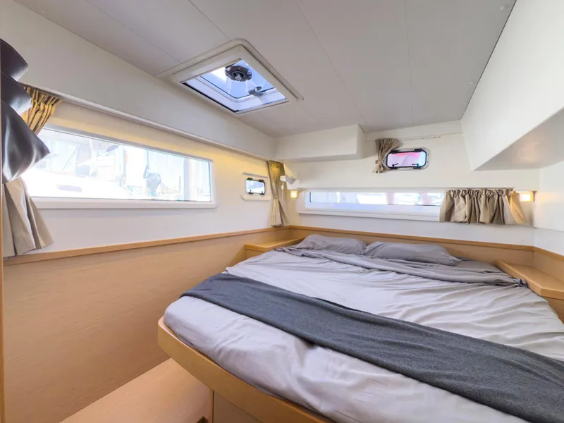 Slide: The Image of Lagoon 42 2017 - 97