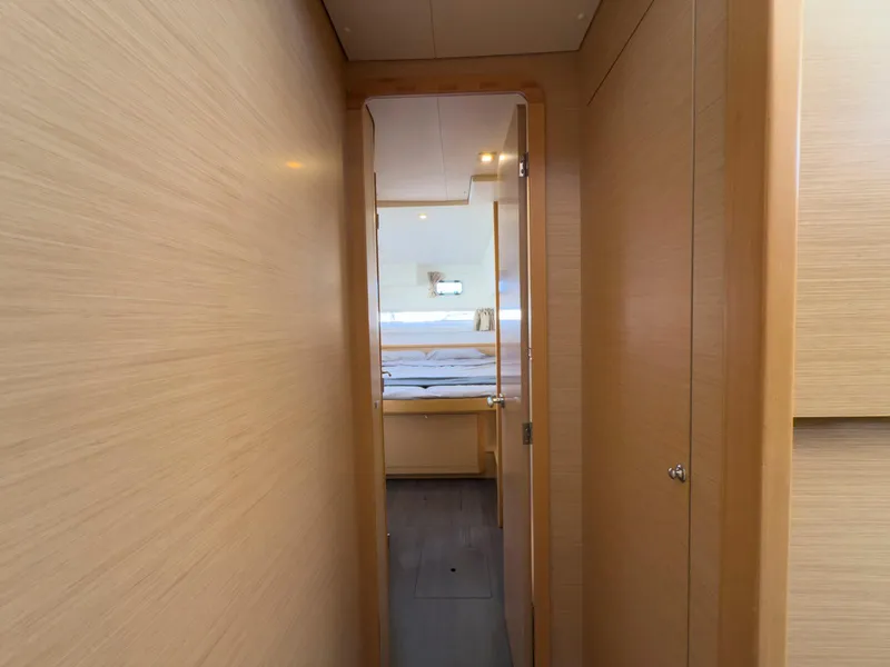 Slide: The Image of Lagoon 42 2017 - 99