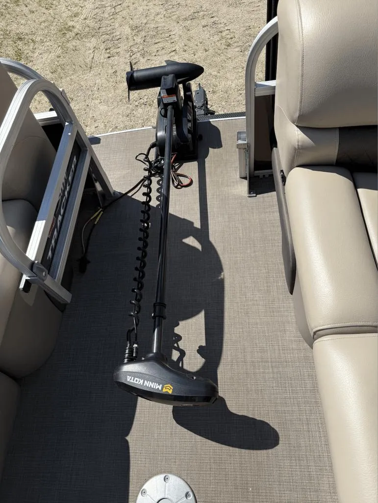 Slide: The Image of Sun Tracker Fishin Barge 2023 - 11