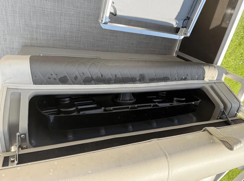 Slide: The Image of Sun Tracker Fishin Barge 2023 - 16