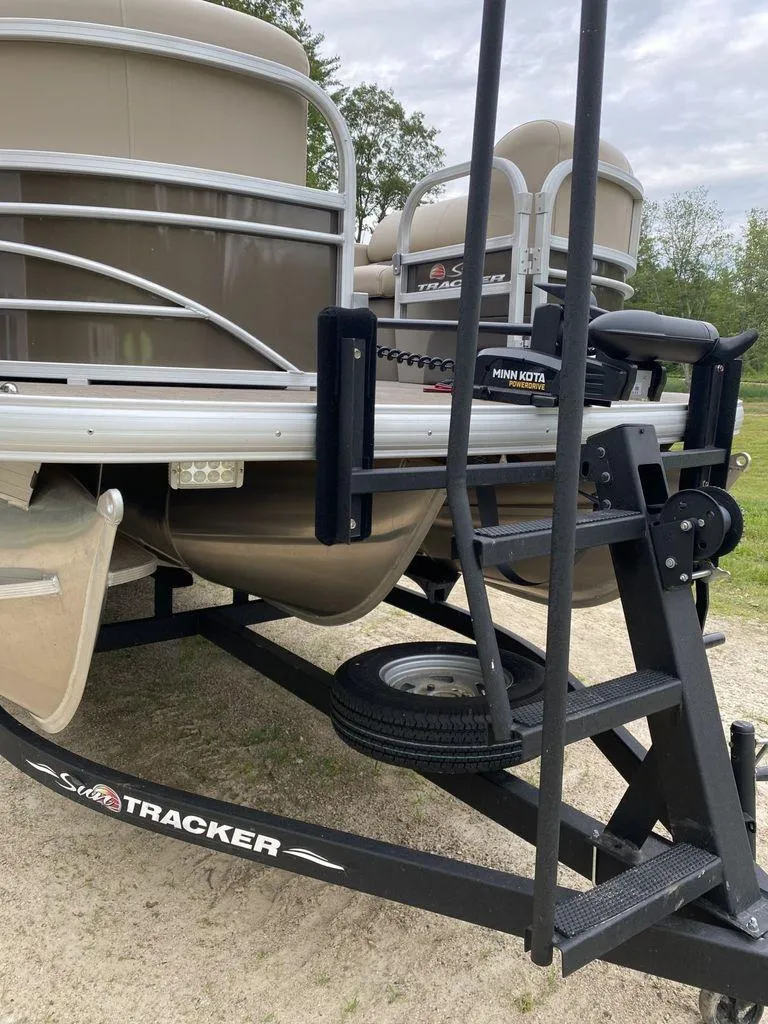 Slide: The Image of Sun Tracker Fishin Barge 2023 - 25