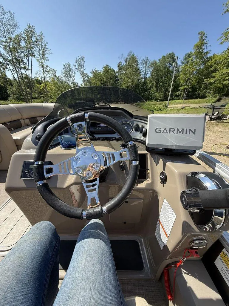 Slide: The Image of Sun Tracker Fishin Barge 2023 - 5