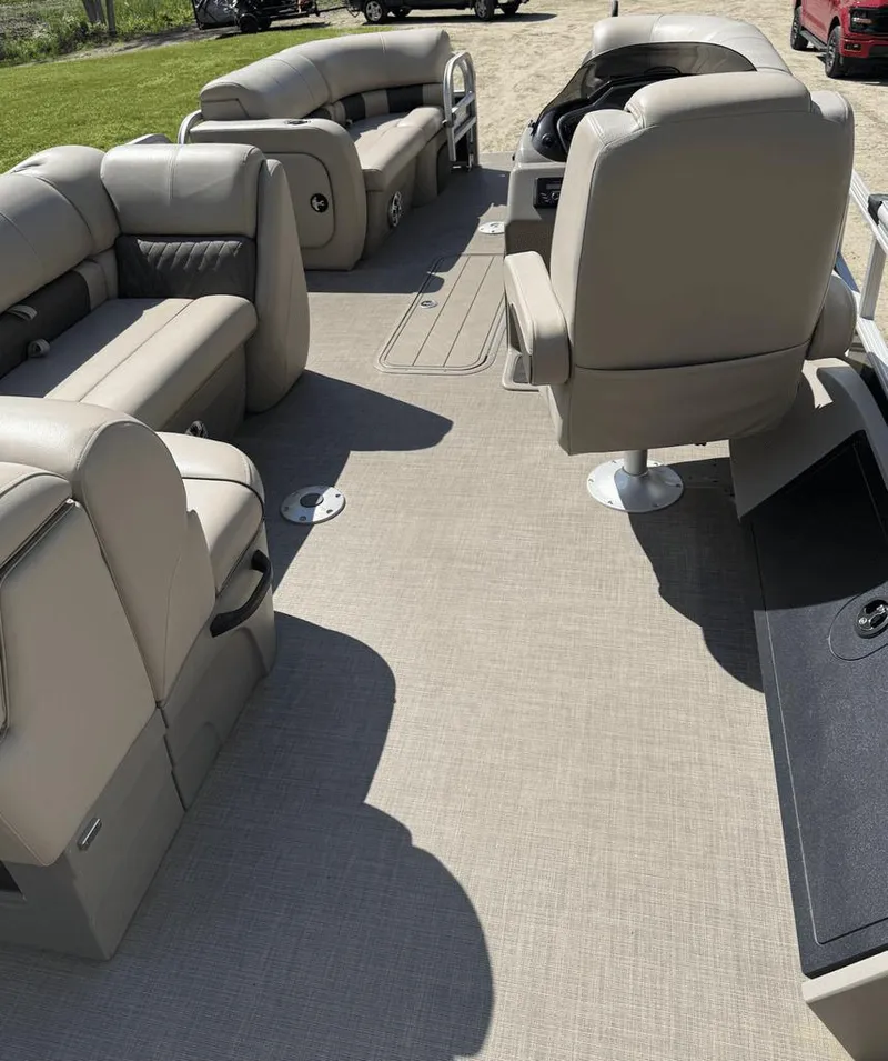 Slide: The Image of Sun Tracker Fishin Barge 2023 - 6