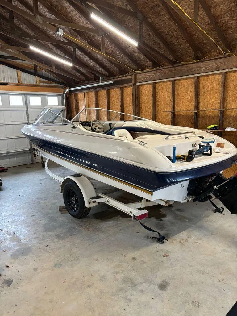 Slide: The Image of Bayliner Capri 2050 LS 1996 - 14