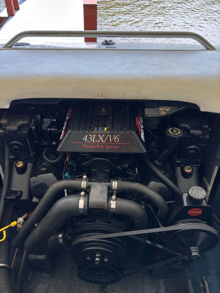 Slide: The Image of Bayliner Capri 2050 LS 1996 - 8