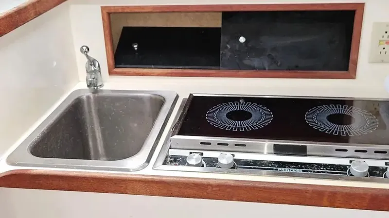 Slide: The Image of Tiara 3100 Open 1986 - 6