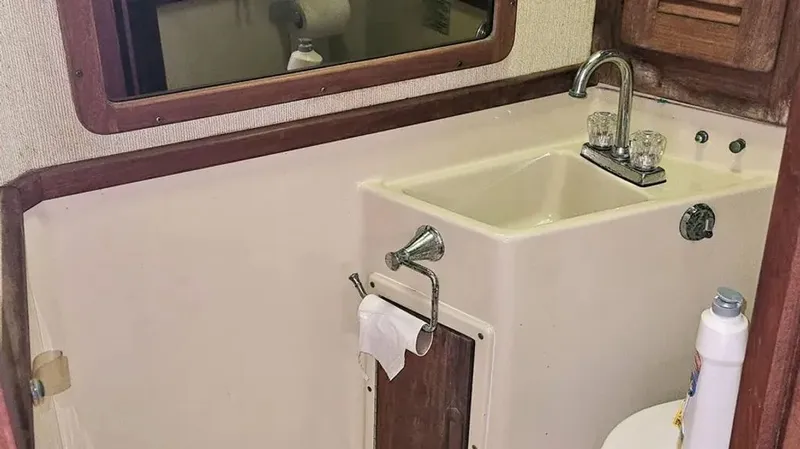 Slide: The Image of Tiara 3100 Open 1986 - 8