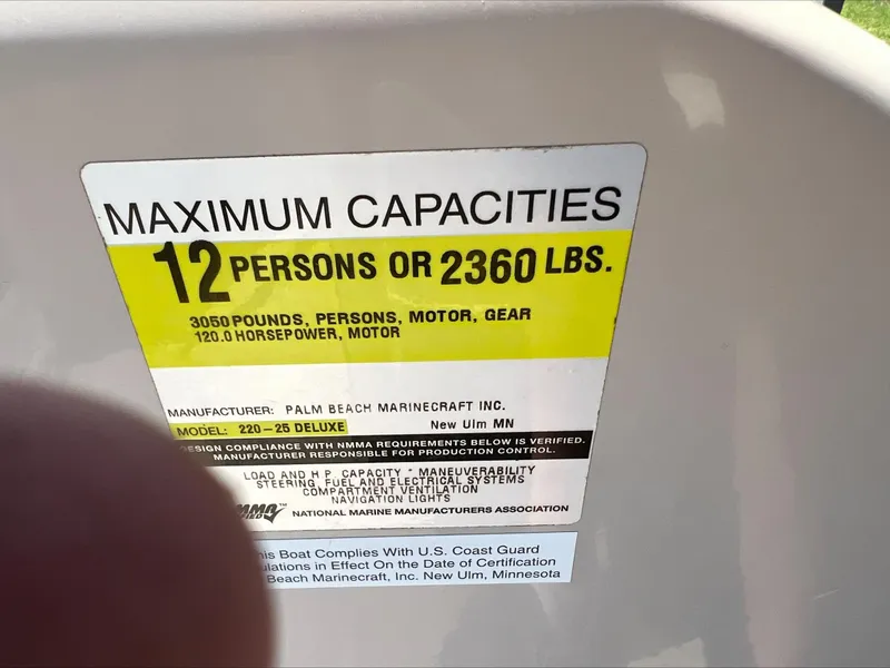 Slide: The Image of Palm Beach Deluxe 220 2008 - 16