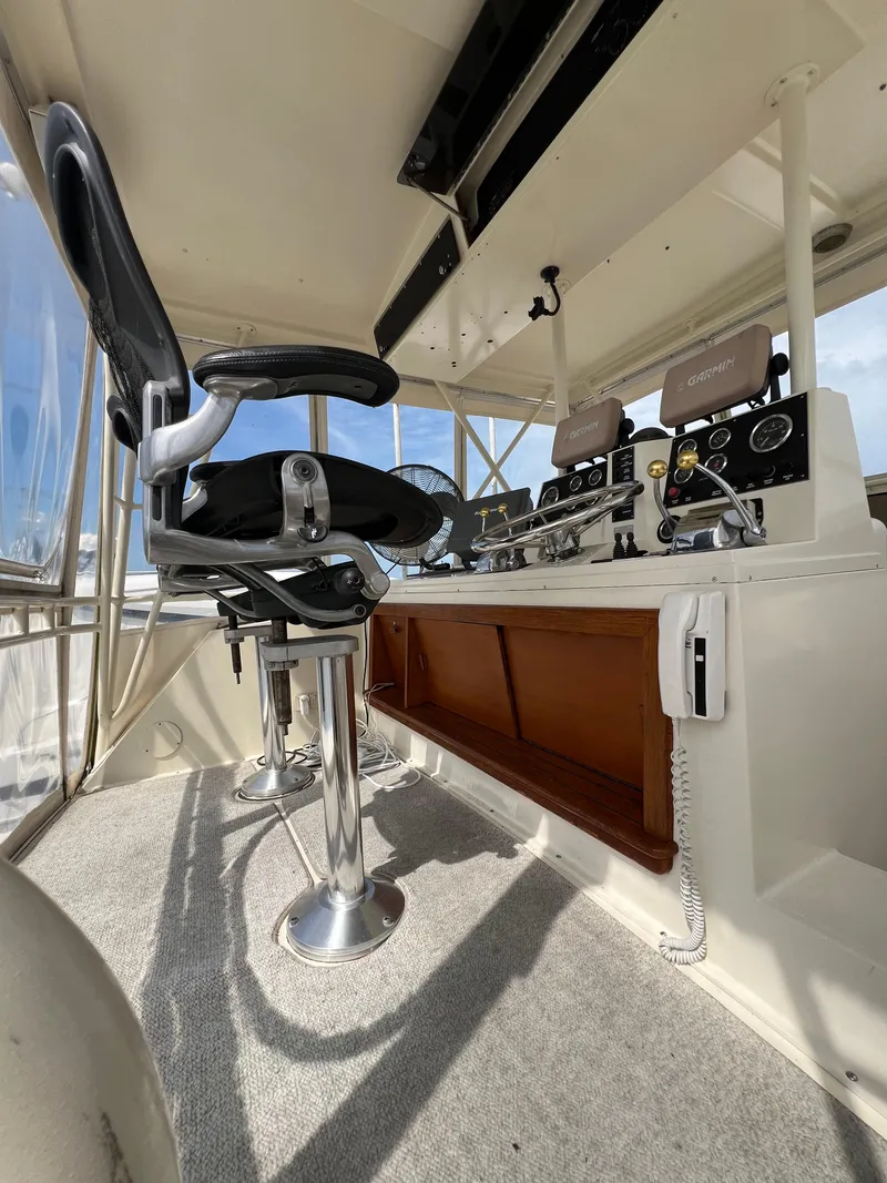 Slide: The Image of Captain chair - 14