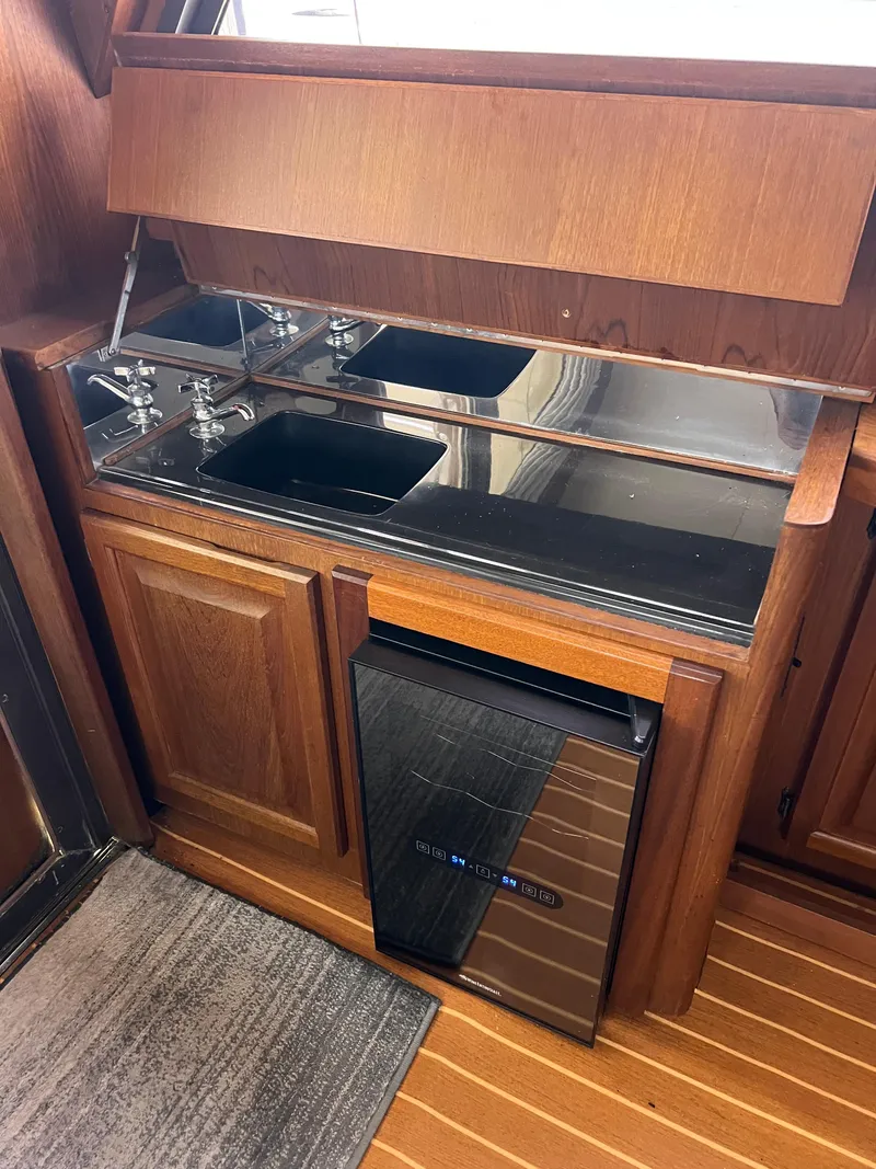 Slide: The Image of Salon wet bar - 25