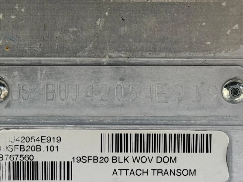 Slide: The Image of 2019 Sun Tracker Fishin' Barge 20 DLX identification plate with serial number and barcode. - 22