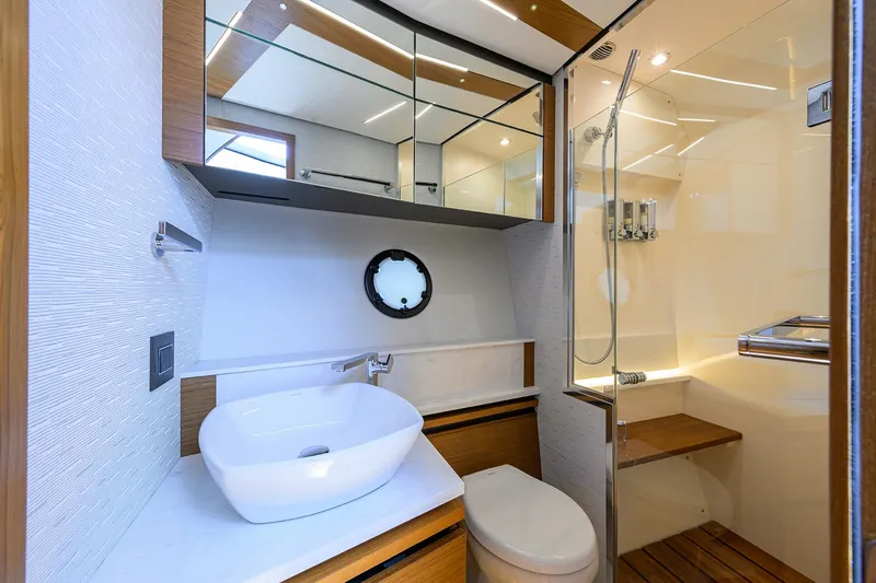 Slide: The Image of Tiara 49 DEBBIE'S DIAMOND - Guest Head - 22