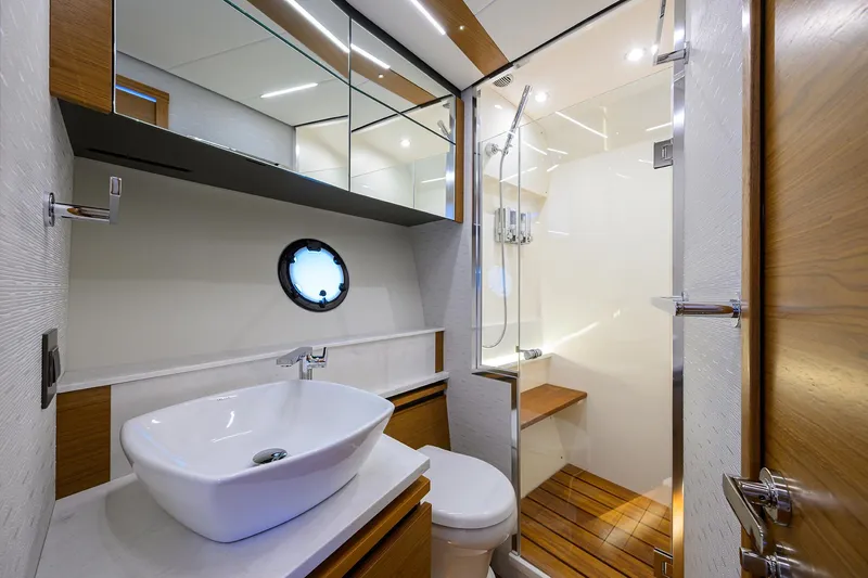 Slide: The Image of Tiara 49 DEBBIE'S DIAMOND - Guest Head - 23