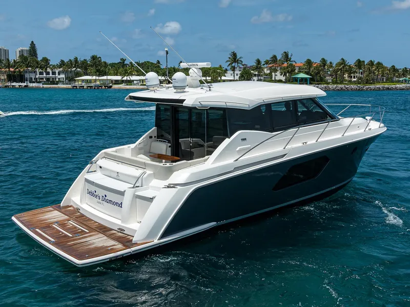 Slide: The Image of Tiara 49 DEBBIE'S DIAMOND - Starboard Aft Profile - 38