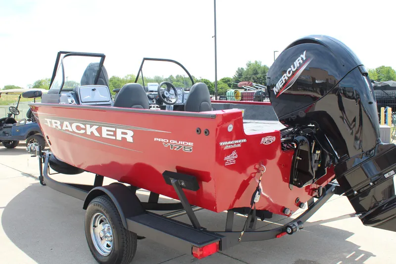 Slide: The Image of Tracker Pro Guide V-175 Combo 2025 - 5