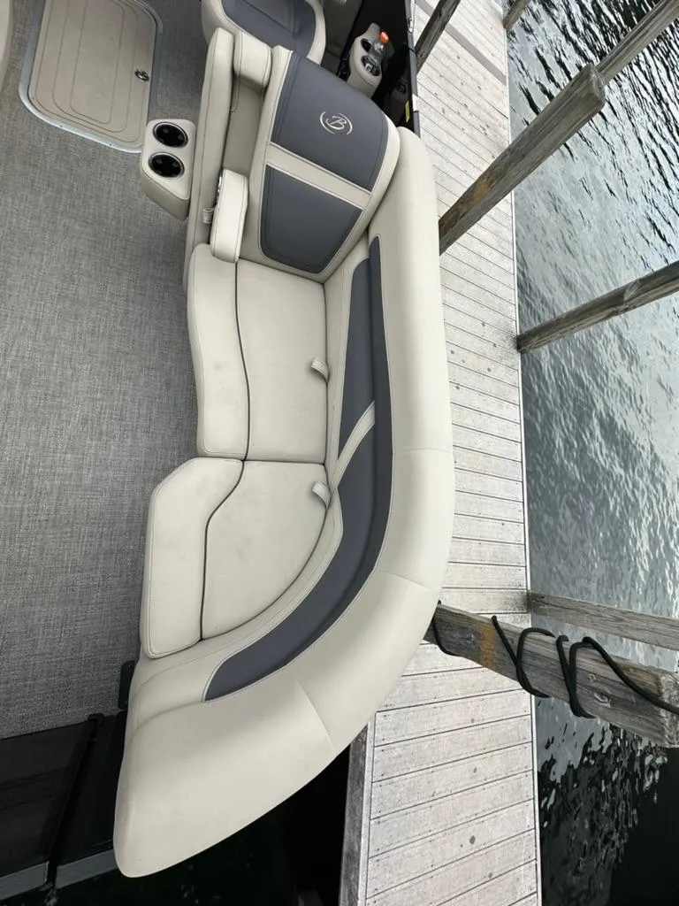 Slide: The Image of Barletta Cabrio 22QC 2023 - 13