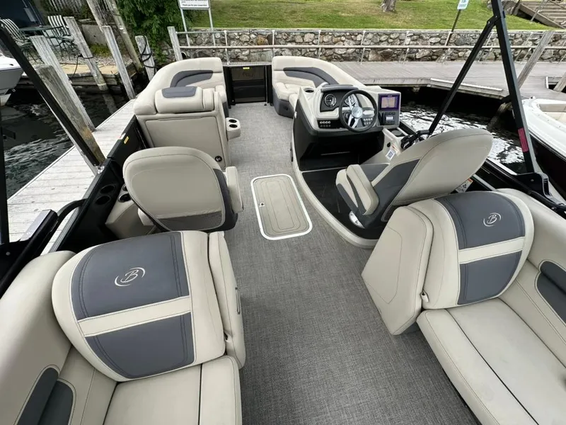 Slide: The Image of Barletta Cabrio 22QC 2023 - 17