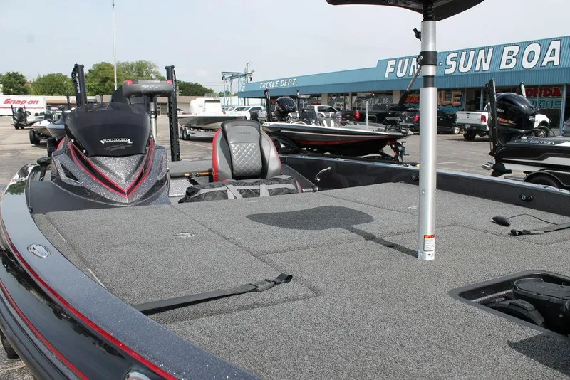 Slide: The Image of Caymas CX 20 2021 - 7