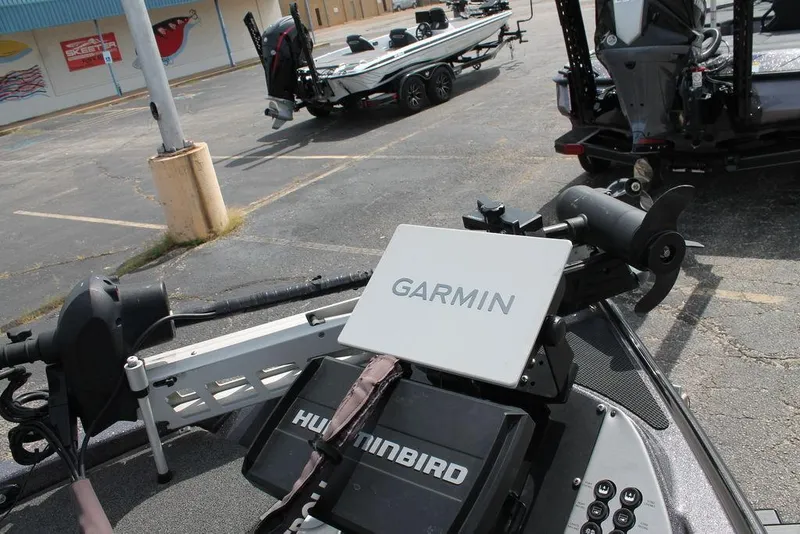 Slide: The Image of Caymas CX 20 2021 - 8