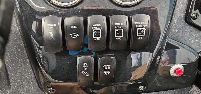 Slide: The Image of Tracker Targa V-19 2026 - 16