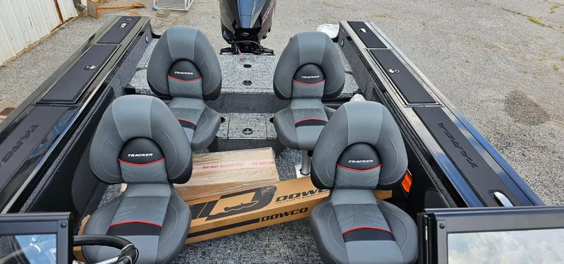 Slide: The Image of Tracker Targa V-19 2026 - 5