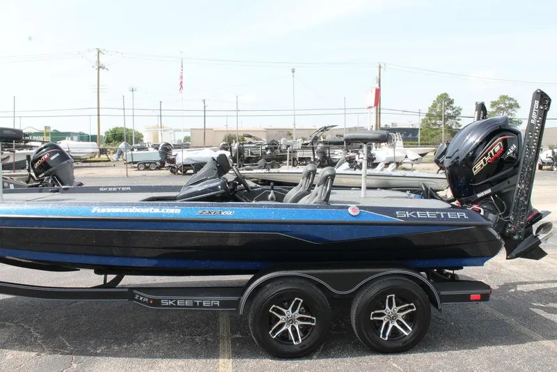 Slide: The Image of Skeeter ZXE20 2025 - 8
