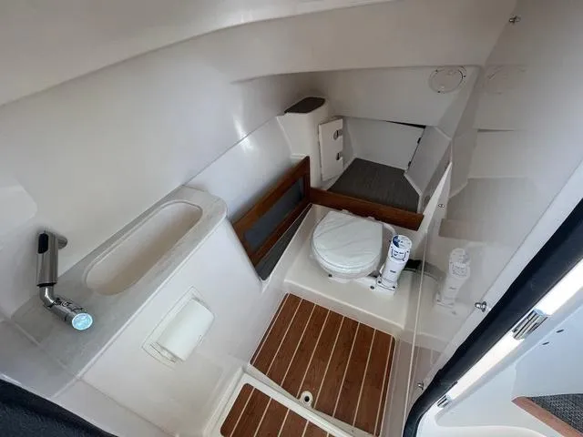 Slide: The Image of Grady-White Freedom 285 2026 - 10