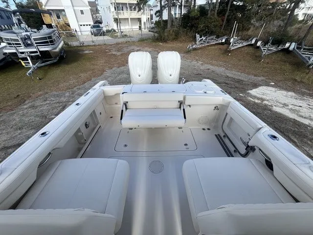 Slide: The Image of Grady-White Freedom 285 2026 - 14