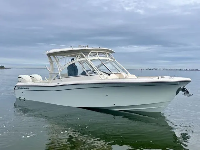 Slide: The Image of Grady-White Freedom 285 2026 - 23